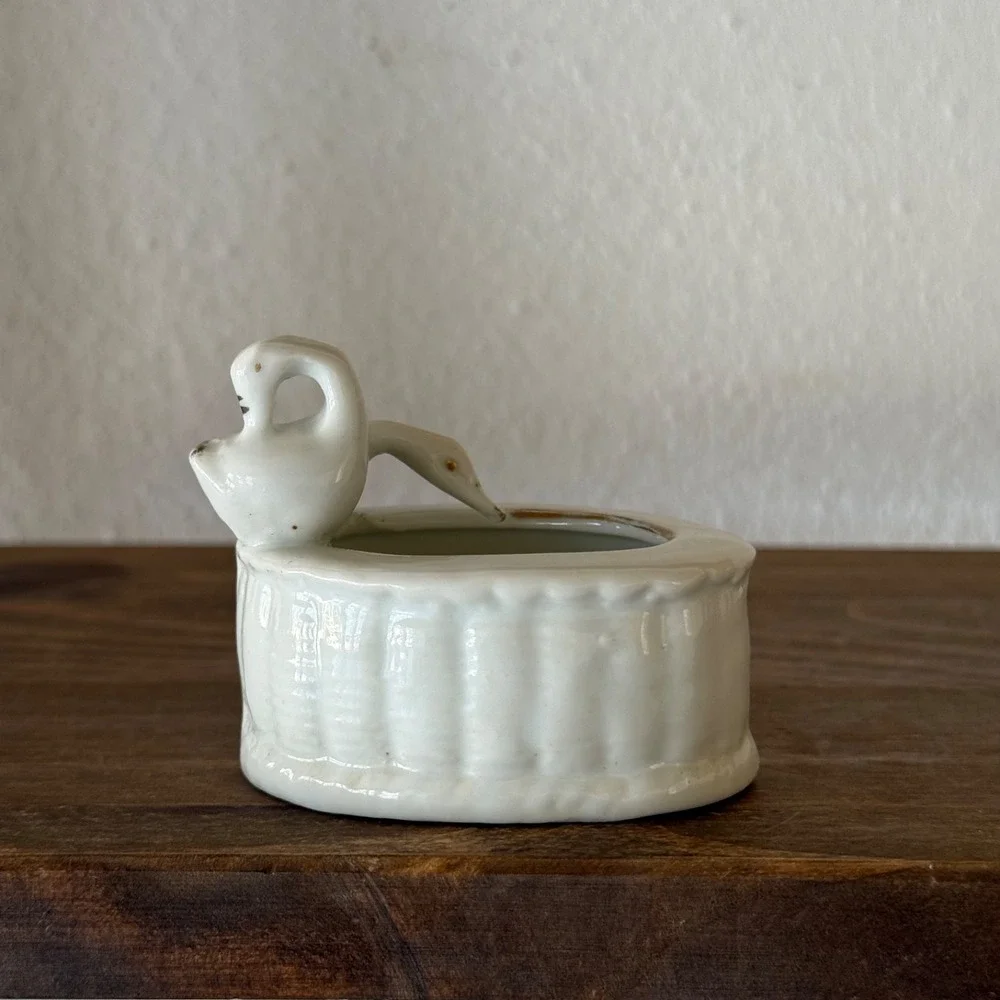 N/A vintage white